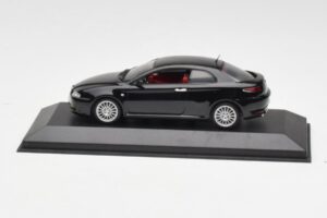 Alfa Romeo GT Melns Minichamps 1:43 400120320 Metāls