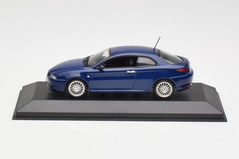 Alfa Romeo GT Dark Blue Metallic Minichamps 1:43 400120326 Metāls