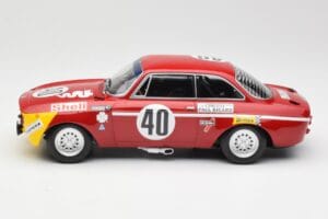 Alfa Romeo GTA 1300 Junior #40 F. Picchi / J-C. Chasseuil Division 1 Winners 12 Hours of Paul Ricard 1971 Minichamps 1:18 155 — attēls 3 no 6