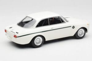 Alfa Romeo GTA 1300 Junior Balts Minichamps 1:18 155120021 Metāls — attēls 2 no 6