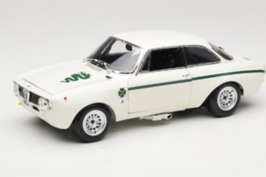 Alfa Romeo GTA 1300 Junior Balts Minichamps 1:18 100120501 Metāls