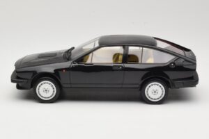 Alfa Romeo GTV6 2.5 Melns Laudoracing-Models 1:18 LM110C Metāls — attēls 3 no 6