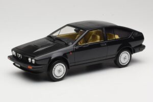 Alfa Romeo GTV6 2.5 Melns Laudoracing-Models 1:18 LM110C Metāls