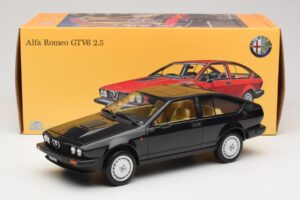 Alfa Romeo GTV6 2.5 Melns Laudoracing-Models 1:18 LM110C Metāls — attēls 6 no 6