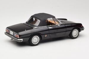 Alfa Romeo Spider 916 Veloce Melns Ricko 1:18 32107 Metāls — attēls 3 no 8