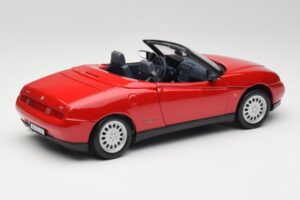 Alfa Romeo Spider 916 Alfa Sarkans Maisto 1:18 50278 Metāls — attēls 3 no 8