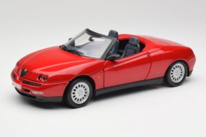 Alfa Romeo Spider 916 Alfa Sarkans Maisto 1:18 50278 Metāls