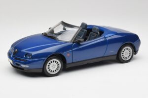 Alfa Romeo Spider 916 Periwinkle Zils Maisto 1:18 50308 Metāls