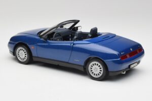Alfa Romeo Spider 916 Periwinkle Zils Maisto 1:18 50308 Metāls — attēls 6 no 7