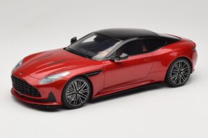 Aston Martin DB12 Hyper Red GT Spirit 1:18 GT936 Sveķi
