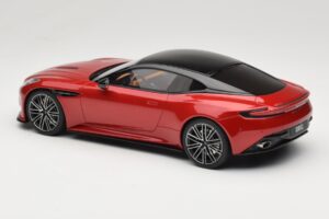 Aston Martin DB12 Hyper Red GT Spirit 1:18 GT936 Sveķi — attēls 5 no 6