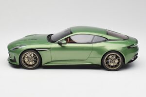 Aston Martin DB12 Zaļš GT Spirit 1:18 GT466 Sveķi — attēls 3 no 5
