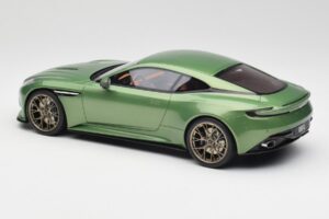 Aston Martin DB12 Zaļš GT Spirit 1:18 GT466 Sveķi — attēls 4 no 5