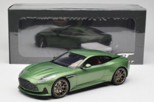 Aston Martin DB12 Zaļš GT Spirit 1:18 GT466 Sveķi — attēls 5 no 5