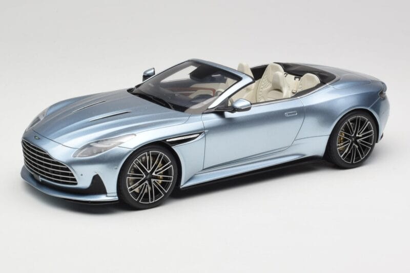 Aston Martin DB12 Volante Caribbean Blue Pearl GT Spirit 1:18 GT479 Sveķi