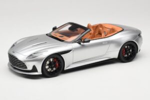Aston Martin DB12 Volante Sudrabs GT Spirit 1:18 GT945 Sveķi
