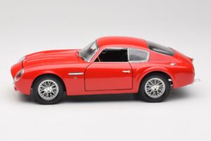 Aston Martin DB4 GT Zagato Sarkans Road Signature 1:18 92728 Metāls — attēls 4 no 8