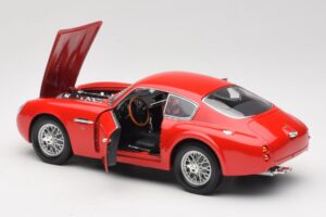 Aston Martin DB4 GT Zagato Sarkans Road Signature 1:18 92728 Metāls — attēls 5 no 8
