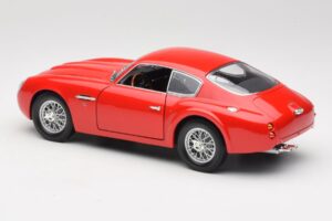 Aston Martin DB4 GT Zagato Sarkans Road Signature 1:18 92728 Metāls — attēls 7 no 8