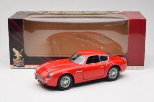 Aston Martin DB4 GT Zagato Sarkans Road Signature 1:18 92728 Metāls — attēls 8 no 8