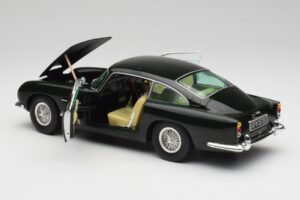 Aston Martin DB5 California Salvijas Zaļš Chrono 1:18 H1001 Metāls — attēls 5 no 8