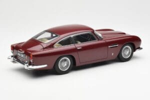 Aston Martin DB5 Dubonnet Sarkans AUTOart 1:18 70213 Metāls — attēls 3 no 8