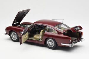 Aston Martin DB5 Dubonnet Sarkans AUTOart 1:18 70213 Metāls — attēls 5 no 8