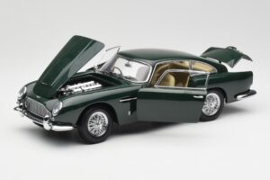 Aston Martin DB5 RHD Zaļš AUTOart 1:18 70024 Metāls — attēls 2 no 8