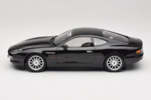 Aston Martin DB7 Bowland Black Cult Models 1:18 CML187-2 Sveķi — attēls 3 no 6