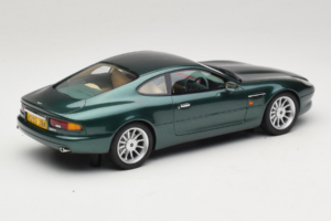 Aston Martin DB7 Buckinghamshire Green Cult Models 1:18 CML187-1 Sveķi — attēls 2 no 6