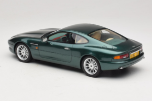Aston Martin DB7 Buckinghamshire Green Cult Models 1:18 CML187-1 Sveķi — attēls 5 no 6