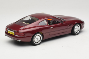Aston Martin DB7 Sarkans Guiloy 1:18 67550 Metāls — attēls 3 no 8