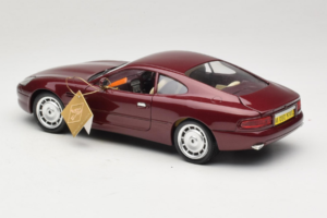 Aston Martin DB7 Sarkans Guiloy 1:18 67550 Metāls — attēls 7 no 8