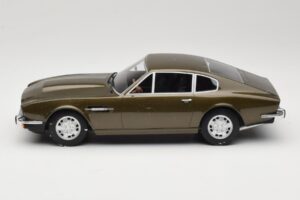 Aston Martin DBS Olive Zaļš CMR 1:18 CMR003 Metāls — attēls 3 no 6