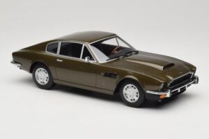 Aston Martin DBS Olive Zaļš CMR 1:18 CMR003 Metāls — attēls 4 no 6