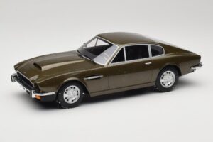 Aston Martin DBS Olive Zaļš CMR 1:18 CMR003 Metāls