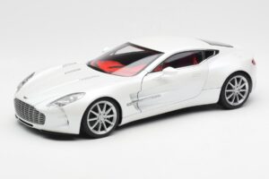 Aston Martin One-77 Morning Frost Balts AUTOart 1:18 70244 Metāls