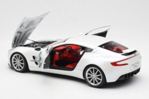 Aston Martin One-77 Morning Frost Balts AUTOart 1:18 70244 Metāls — attēls 5 no 8