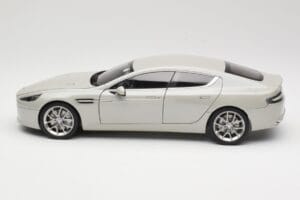 Aston Martin Rapide S Silver Fox AUTOart 1:18 70258 Metāls — attēls 4 no 8