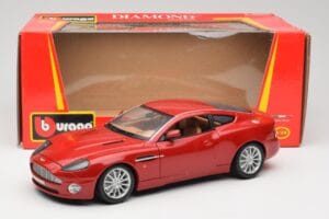 Aston Martin V12 Vanquish Sarkans Bburago 1:18 34063 Metāls — attēls 8 no 8
