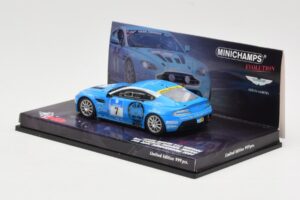 Aston Martin V12 Vantage #7 U. Bez / Porritt / R. Meaden / Mathai 24 Hours Nurburgring 2009 Minichamps 1:43 437091307 Metāls — attēls 3 no 4