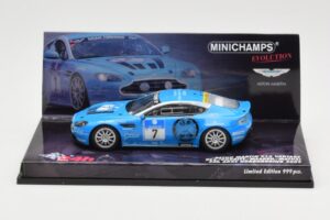 Aston Martin V12 Vantage #7 U. Bez / Porritt / R. Meaden / Mathai 24 Hours Nurburgring 2009 Minichamps 1:43 437091307 Metāls