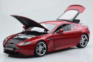 Aston Martin V12 Vantage Sarkans AUTOart 1:18 70208 Metāls — attēls 2 no 8