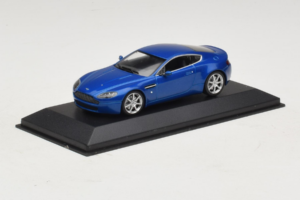 Aston Martin V8 Vantage Blue Metallic Minichamps 1:43 400137422 Metāls — attēls 2 no 4