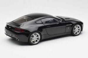 Aston Martin V8 Vantage Onyx Melns AUTOart 1:18 70202 Metāls — attēls 3 no 8