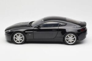 Aston Martin V8 Vantage Onyx Melns AUTOart 1:18 70202 Metāls — attēls 4 no 8