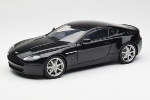 Aston Martin V8 Vantage Onyx Melns AUTOart 1:18 70202 Metāls