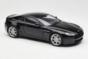 Aston Martin V8 Vantage Onyx Melns AUTOart 1:18 70202 Metāls — attēls 6 no 8