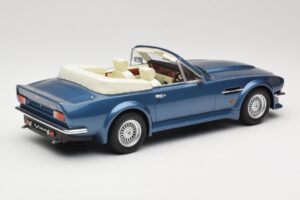Aston Martin V8 Volante Zils GT Spirit 1:18 GT128 Sveķi — attēls 2 no 6