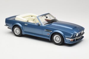 Aston Martin V8 Volante Zils GT Spirit 1:18 GT128 Sveķi — attēls 4 no 6